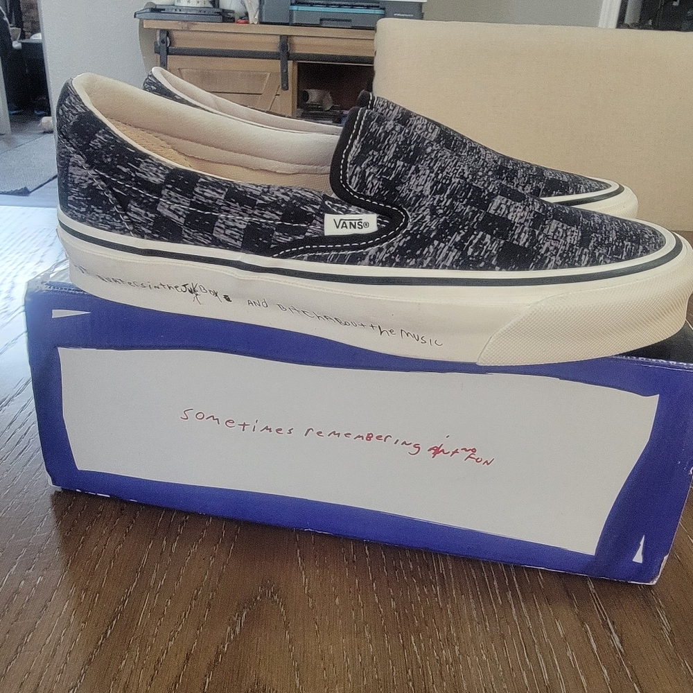 Vans OG Classic slip ons. New in box.Size: 8.5 men/ 10 women.Color: black, white - Picture 3 of 11